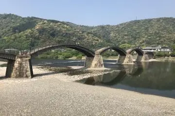 Kintaikyo Bridge, Yamaguchi (Photo: <a href="https://commons.wikimedia.org/wiki/File:Kintaikyo_Bridge_on_Nishikigawa_River_2.jpg" target="_blank" rel="noreferrer noopener nofollow">そらみみ</a> / <a href="https://creativecommons.org/licenses/by-sa/4.0/deed.en" target="_blank" rel="noreferrer noopener nofollow">CC BY-SA 4.0</a>)