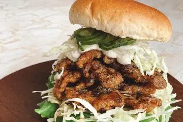 The soy teriyaki burger (Photo: Veggy Way)