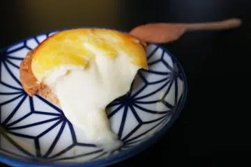 Melting cheese tart