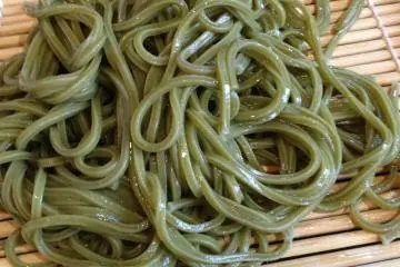 Cha soba (Photo: <a href="https://www.flickr.com/photos/naotakem/8562949985" target="_blank" rel="noreferrer noopener nofollow">Naotake Murayama</a> / <a href="https://creativecommons.org/licenses/by/2.0/" target="_blank" rel="noreferrer noopener nofollow">CC BY 2.0</a>)