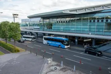 Outside Hiroshima Airport (Photo: decoplus / Shutterstock.com)