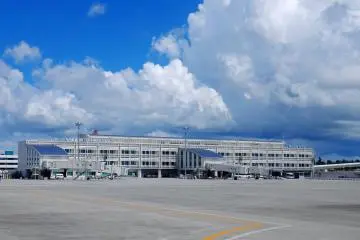 Naha Airport (Photo: <a href="https://upload.wikimedia.org/wikipedia/commons/9/94/140902_Naha_Airport_Naha_Okinawa_pref_Japan01bs50.jpg" target="_blank" rel="noreferrer noopener nofollow">663 highland / CC BY SA 3.0</a>)