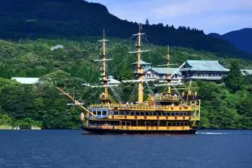 All Aboard! Lake Ashi's Medieval Boat Tour