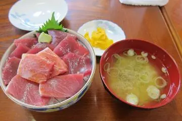 Maguro-don (Photo: <a href="https://www.flickr.com/photos/kuruman/9771559966" target="_blank" rel="noreferrer noopener nofollow">Kuruman</a> / <a href="https://creativecommons.org/licenses/by/2.0/" target="_blank" rel="noreferrer noopener nofollow">CC BY 2.0</a>)