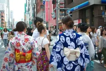 Yukata are a popular fashion for summer (Photo: <a href="http://photozou.jp/photo/show/216071/44715828" target="_blank" rel="noreferrer noopener nofollow"> ひでわく/ CC BY 2.5</a>)