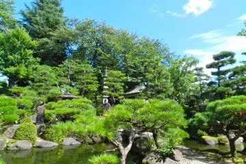 The pretty garden behind the main building is well-worth a walk through!