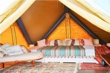 Photo: <a href="https://wildbeach.jp/kisarazu/plan/" target="_blank" rel="noreferrer noopener nofollow">Wild Beach</a>