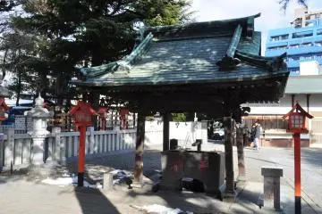 Ablution well, Soka Shrine (Photo: <a href="https://commons.wikimedia.org/wiki/File:Sokajinjya-6.jpg" target="_blank" rel="noreferrer noopener nofollow">江戸村のとくぞう / CC BY-SA 4.0</a>)