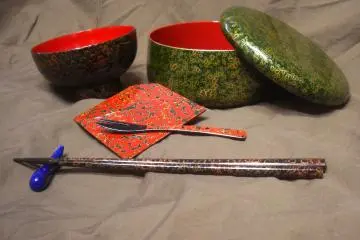 Tsugaru lacquerware, Aomori prefecture (Photo: <a href="https://commons.wikimedia.org/wiki/File:Tsugaru_lacquerware_(Tsugarunuri).jpg" target="_blank" rel="noreferrer noopener nofollow">Kaburamata</a> / <a href="https://creativecommons.org/licenses/by-sa/4.0/deed.en" target="_blank" rel="noreferrer noopener nofollow">CC BY-SA 4.0</a>)