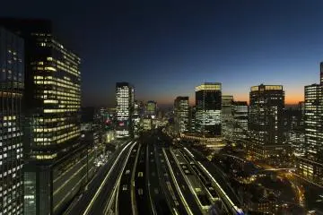 Tokyo Station area lit up at night (Photo: Hotel Metropolitan Marunouchi)