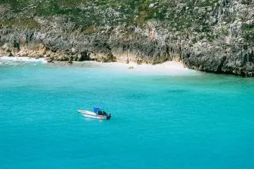 Minamijima Island of the Ogasawara Islands (Photo: <a href="https://www.flickr.com/photos/ippei-janine/829754636" target="_blank" rel="noreferrer noopener nofollow">Ippei & Janine</a> / <a href="https://creativecommons.org/licenses/by-nc/2.0/" target="_blank" rel="noreferrer noopener nofollow">CC BY-NC 2.0</a>)
