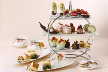The fairy plate afternoon tea is filled with a range of sweet and savory delights (Photo: <a href="https://prtimes.jp/main/html/rd/p/000001471.000005118.html" target="_blank" rel="noreferrer noopener nofollow">PR Times</a>)