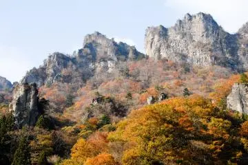 Photo:  Mount Myogi's rugged peaks – Tatsuo Nakamura / Shutterstock.com