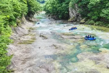 Photo:  Rafting adventure in Minakami! – janken / Shutterstock.com