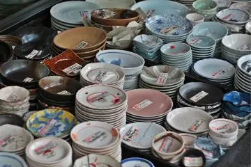 Need new dishware? Kappabashi has you covered! (Photo: <a href="https://www.flickr.com/photos/66321334@N00/7958289094" target="_blank" rel="noreferrer noopener nofollow">DavideGorla</a> / <a href="https://creativecommons.org/licenses/by/2.0/" target="_blank" rel="noreferrer noopener nofollow">CC BY 2.0</a>)
