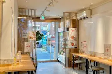 The small store maximizes its space (Photo: Tenzo - used with permission)