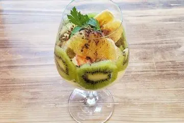 Plant-based parfait (Photo: <a href="https://prtimes.jp/main/html/rd/p/000000049.000045733.html" target="_blank" rel="noreferrer noopener nofollow">Oizumi Kojo</a>)