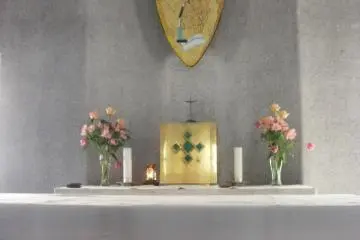 Altar in chapel (Photo: Mary Wislowski)