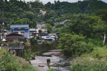 Hiking along the Koburi Pass