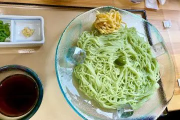 Green somen noodles kneaded with olives (Photo:  Olive Somen – Photo courtesy of Rie Toda)