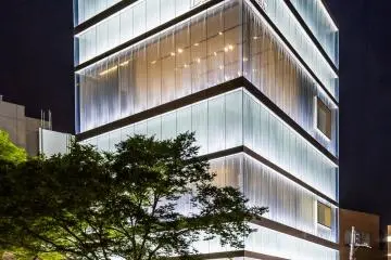 Photo: <a href="https://commons.wikimedia.org/wiki/File:Christian_Dior_Omotesando_Tokyo_2015.JPG" target="_blank" rel="noreferrer noopener nofollow">Kakidai</a> / <a href="https://creativecommons.org/licenses/by-sa/4.0/deed.en" target="_blank" rel="noreferrer noopener nofollow">CC BY-SA 4.0</a>