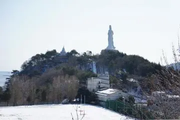 The Kamaishi Daikannon is one of the cultural spots visited during the two-day event (Photo: <a href="https://commons.wikimedia.org/wiki/File:Kamaishi_Kannon_%E9%87%9C%E7%9F%B3%E5%A4%A7%E8%A6%B3%E9%9F%B3_Mar_4,_2012.jpg" target="_blank" rel="noreferrer noopener nofollow">karinckarinc</a> / <a href="https://creativecommons.org/licenses/by/2.0/" target="_blank" rel="noreferrer noopener nofollow">CC BY 2.0</a>)