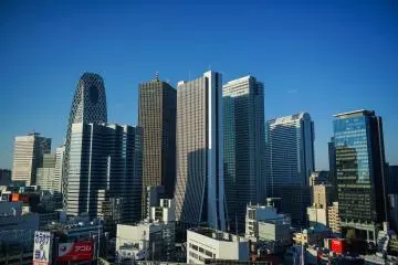 Photo: <a href="https://commons.wikimedia.org/wiki/File:Shinjuku_skyline,_Tokyo_-_Sony_A7R_(11831328835).jpg" target="_blank" rel="noreferrer noopener nofollow">Luke Ma</a> / <a href="https://creativecommons.org/licenses/by/2.0/" target="_blank" rel="noreferrer noopener nofollow">CC BY 2.0</a>