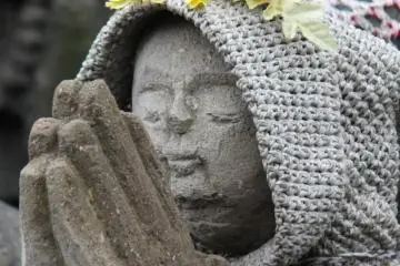 Photo: <a href="https://en.japantravel.com/tochigi/nasu-yumoto-s-1000-jizo-statues/6772" target="_blank" rel="noreferrer noopener nofollow">Larry Knipfing</a> / JT