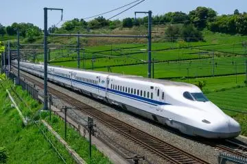 Tokaido shinkansen in Shizuoka (Photo: tackune / Shutterstock.com)
