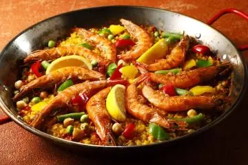 Garlic shrimp PAELLA from Tsukishima SPAINCLUB (Photo: Tokyo Tokyo Delicious Museum)