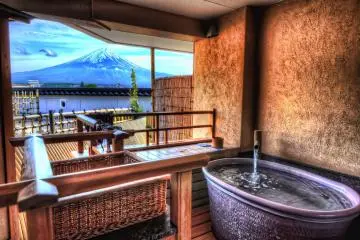5 Accommodation Spots with a Fuji View