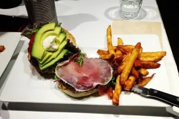 Journal Standard Gives Rise to a Burger Joint [结束]