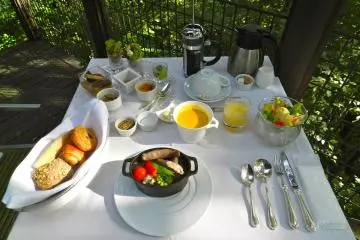 Hotel Bleston Court