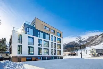 Photo: <a href="https://hakubahotelgroup.com/winter/chalets/hakuba-apartments/roka-apartments-luxury/" target="_blank" rel="noreferrer noopener nofollow">Hakuba Hotel Group</a> / <a href="https://creativecommons.org/licenses/by/2.1/jp/" target="_blank" rel="noreferrer noopener nofollow">CC BY 2.1 JP</a>