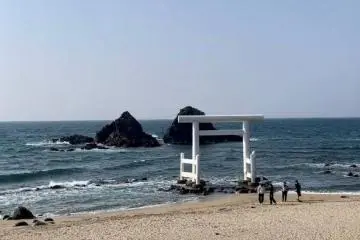 Fukuoka Day Trip: Itoshima's Sakurai Futamigaura Couple Stones