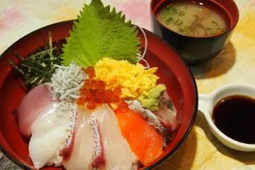 Fresh seafood + Hagi City = paradise (Photo: Hagi City)