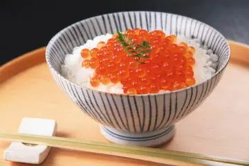 Ikura over rice (Photo: ©︎ KAWAKI FOODS)