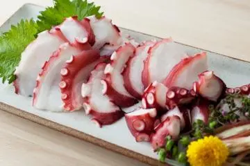 Ajirushi’s octopus sashimi served with shiso leaf (Photo: Ajirushi)