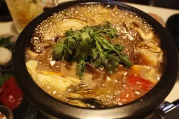 Japanese Hotpot (Nabe) (Photo: <a href="https://pixabay.com/photos/japanese-hotpot-my-database-food-2244397/" target="_blank" rel="noreferrer noopener nofollow">Standpoint</a> / <a href="https://pixabay.com/service/license/" target="_blank" rel="noreferrer noopener nofollow">Pixabay</a>)