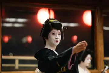 Eitaro begins to dance (Photo: Merci)