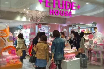 Etude House Cosmetics in Shinjuku [Cerrado]