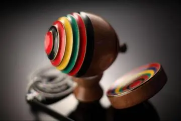 Sasebo spinning top (Photo: ©Nagasaki Prefecture Tourism Association)