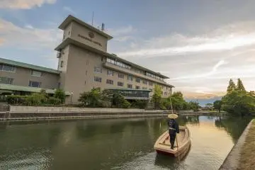 Visiting Scenic Yanagawa On the Water’s Edge