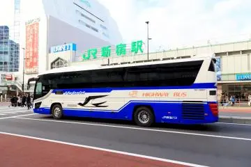 JR Highway Bus (Photo: Osugi / Shutterstock.com)