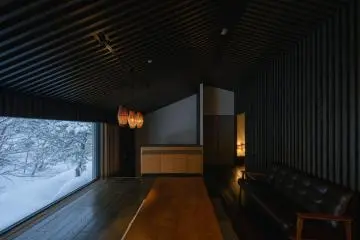 OTARU RETREAT by Onko Chishin