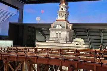 Edo-period reconstructions in the Edo-Tokyo Museum Permanent Exhibition
