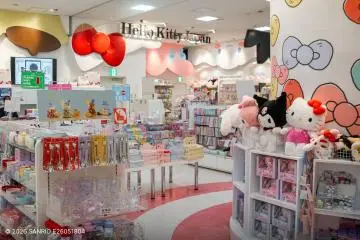Hello Kitty and friends in Odaiba
