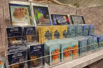 Van Gogh’s famous pieces on magnets