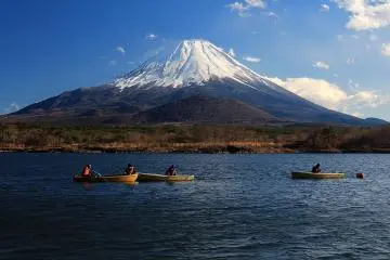 Japan's Fuji Five Lakes Named Among the World's Most Spectacular Lakes