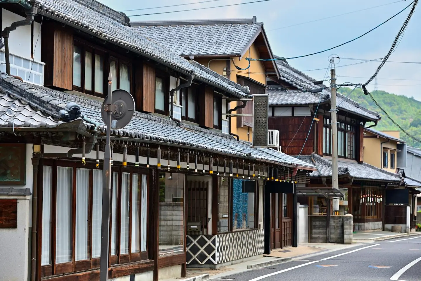 The town of Imbe is the home of traditional Japanese bizen pottery (Photo: Jenny Arle / Shutterstock.com)